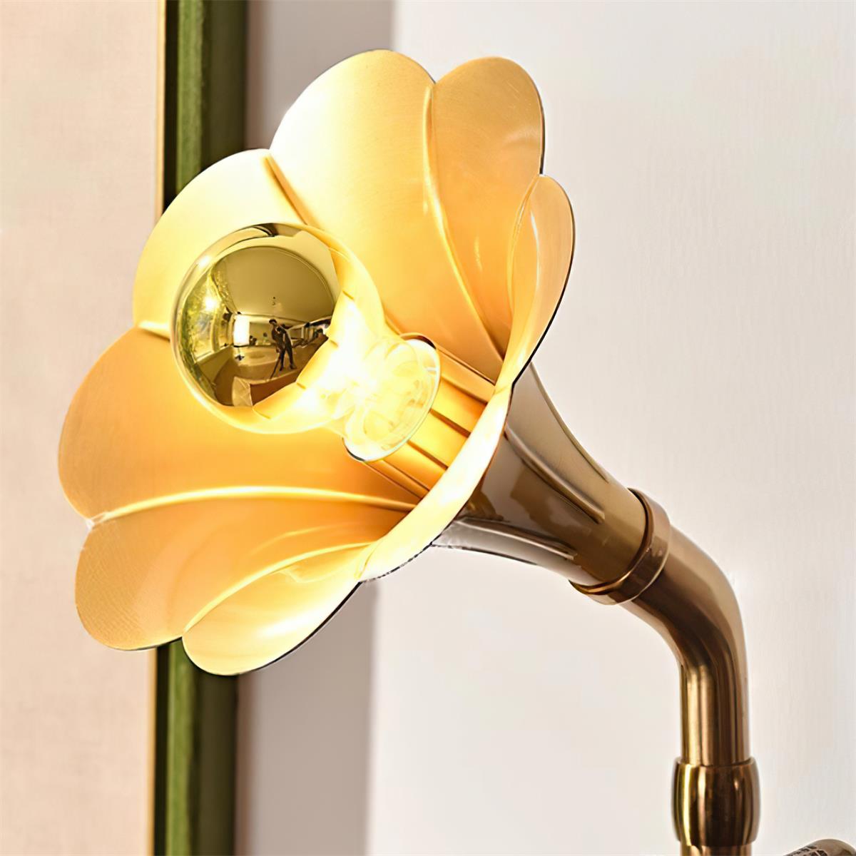 Phonograph Table Lamp - Vintage Gramophone Light & Bluetooth Speaker
