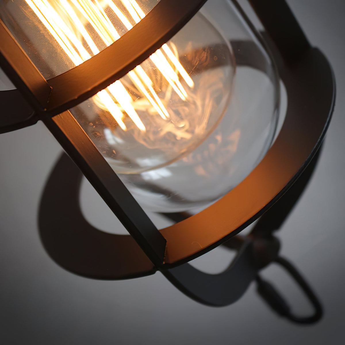 Port Classic Wall Lamp - Durable Weather-Resistant Outdoor Sconce