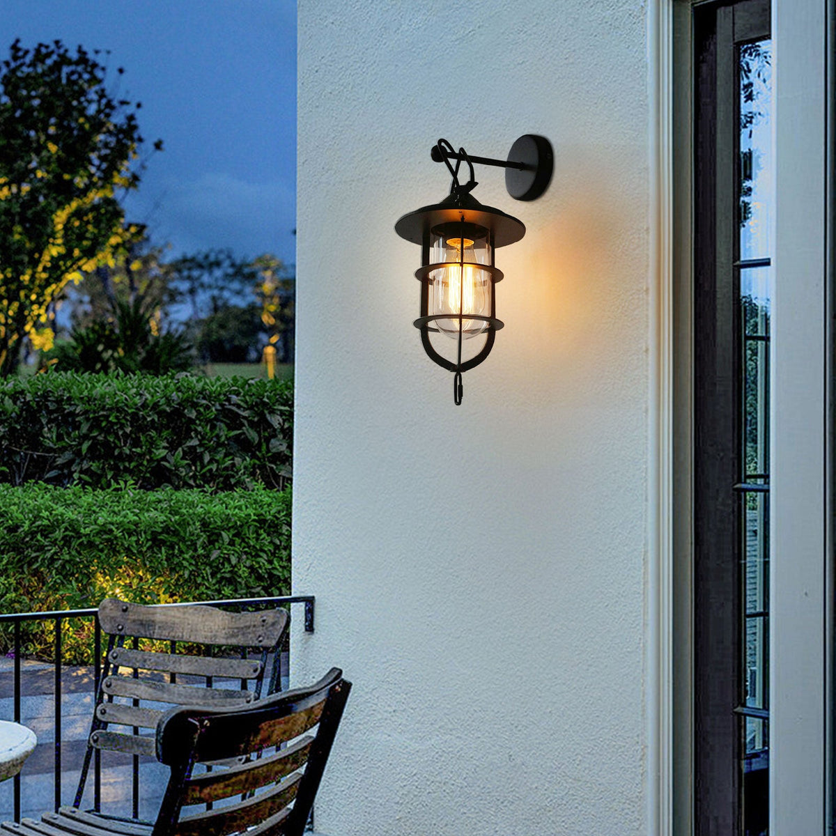 Port Classic Wall Lamp - Durable Weather-Resistant Outdoor Sconce
