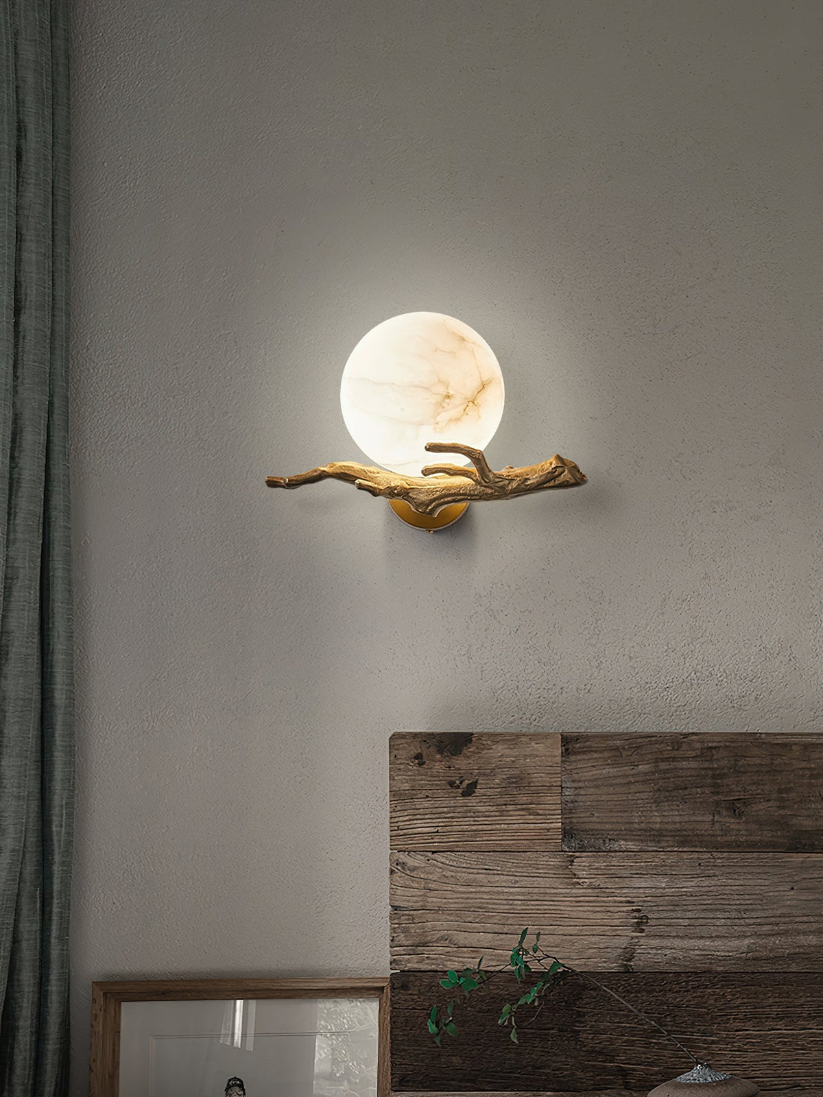 Retro Twigs Alabaster Wall Lamp - Brass Organic Branch Sconce