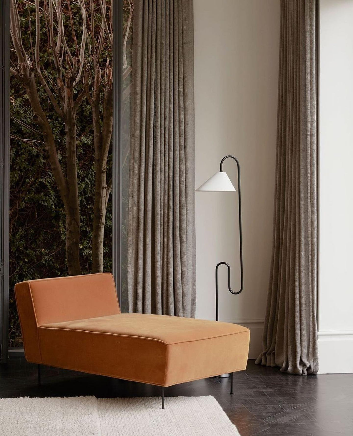 Roattino Floor Lamp - S-Shaped Steel Frame & Fabric Shade Light
