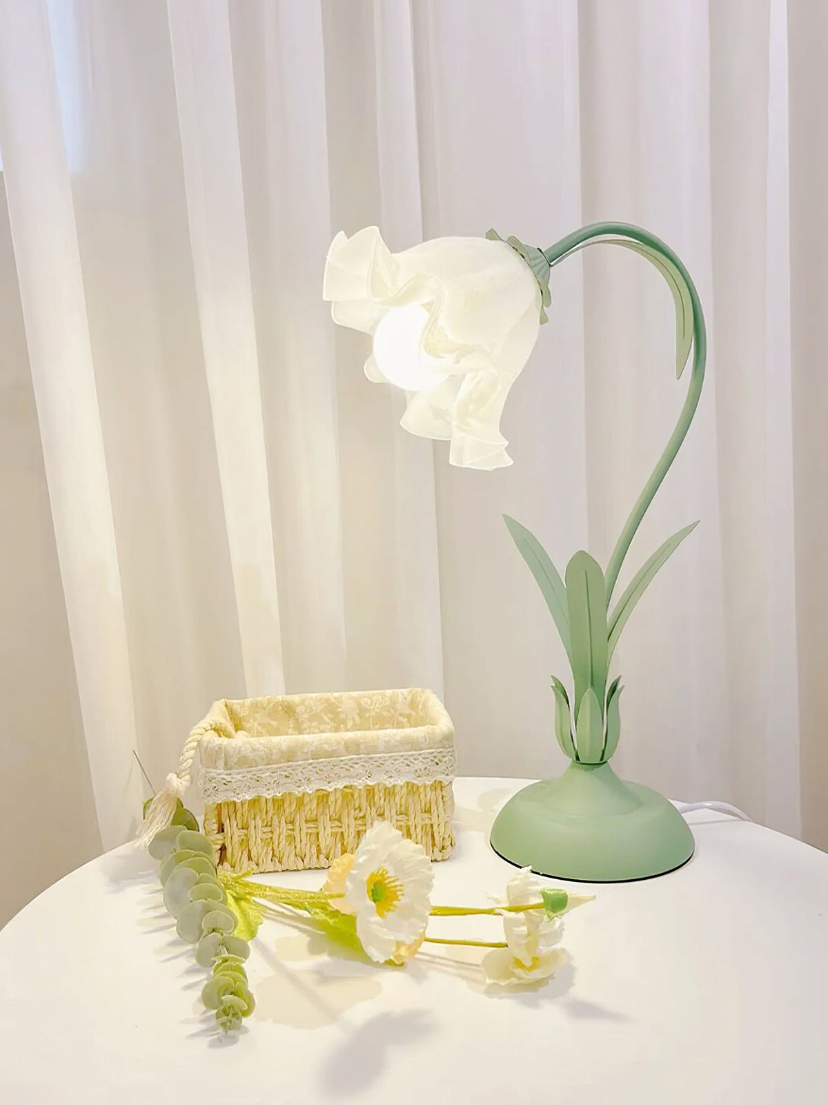 Romantic Flower Table Lamp - Glass Flower Shade Nightstand Light