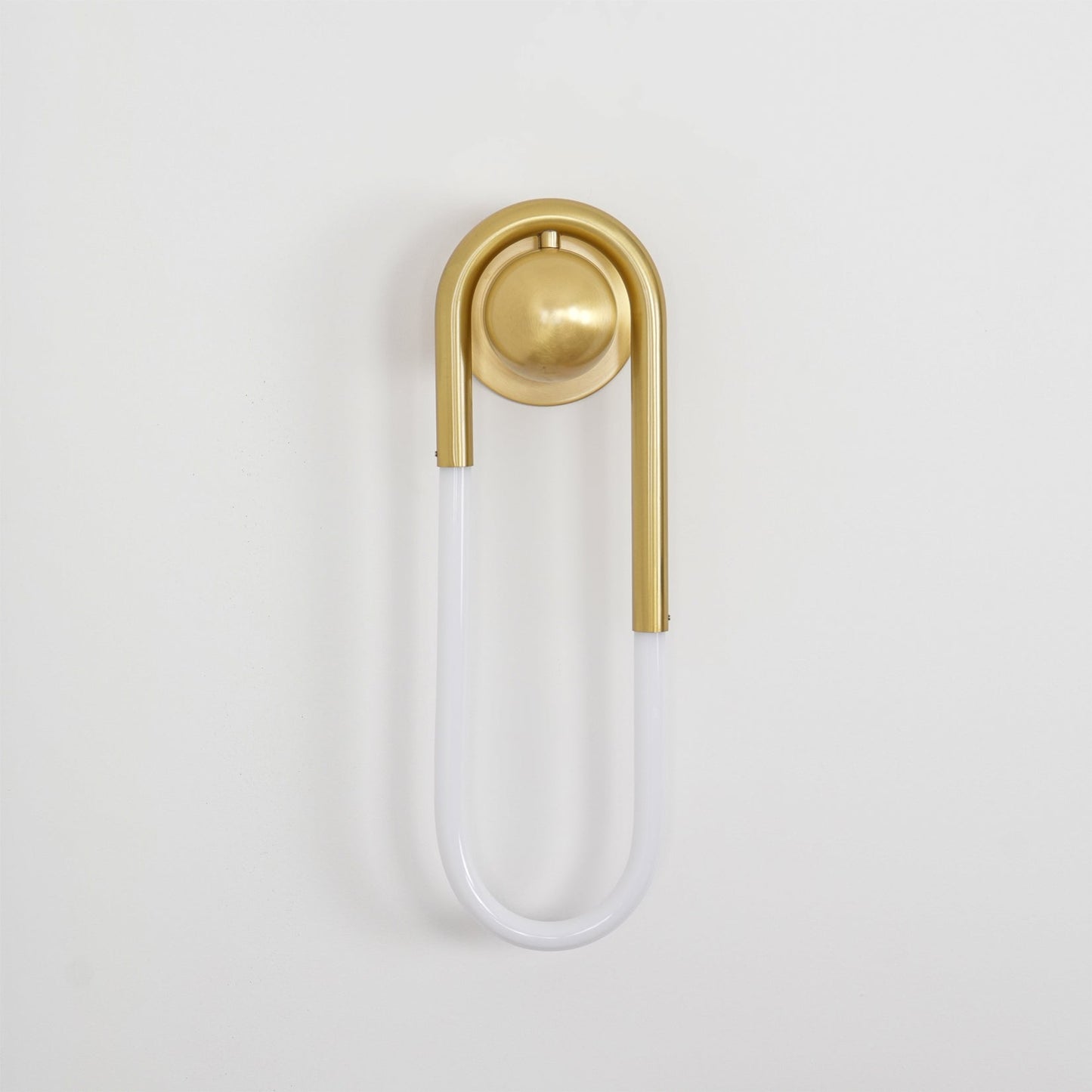 Rudi Loop Wall Lamp - Minimalist Hand-Bent Brass LED Sconce | Geometric Fluid Art Light