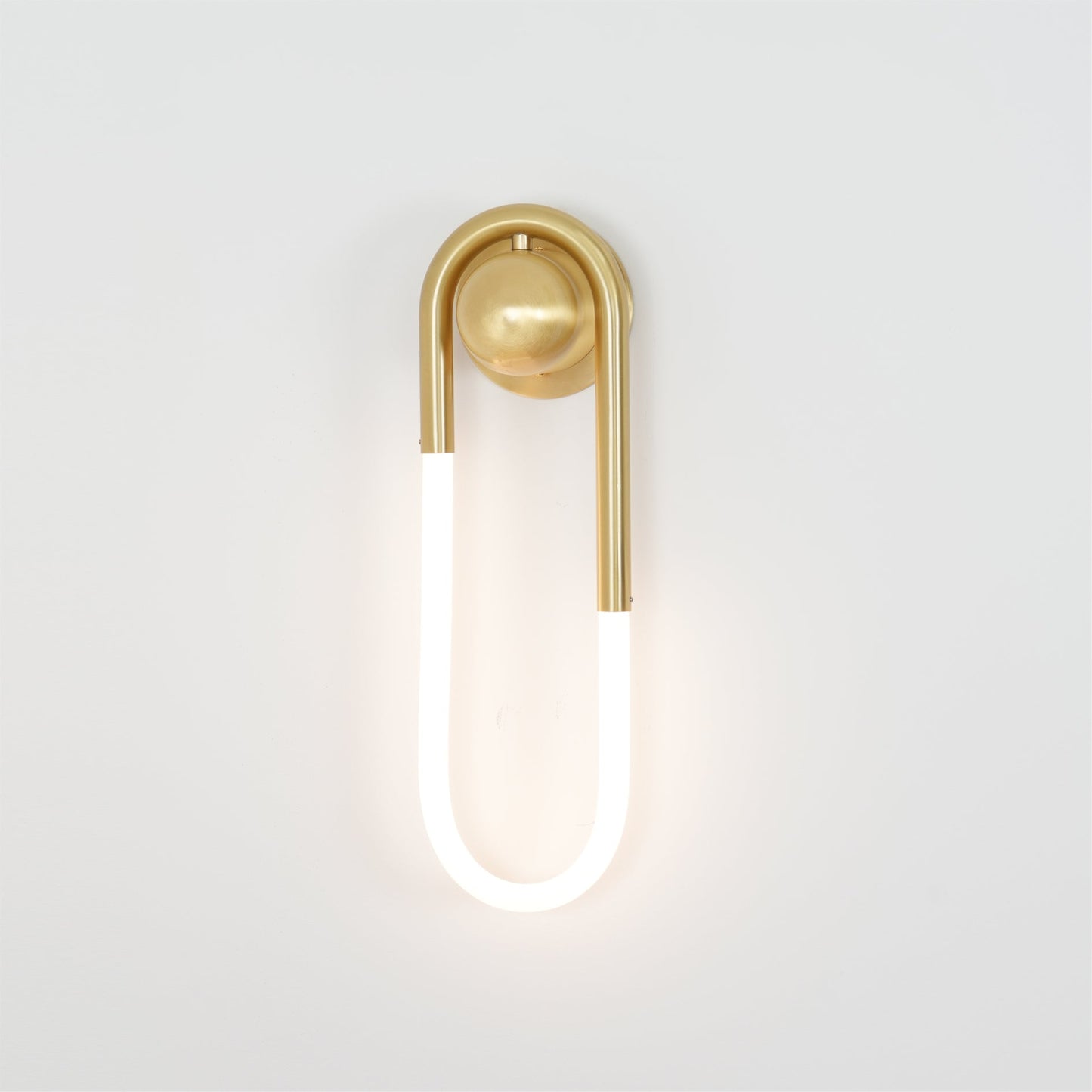 Rudi Loop Wall Lamp - Minimalist Hand-Bent Brass LED Sconce | Geometric Fluid Art Light