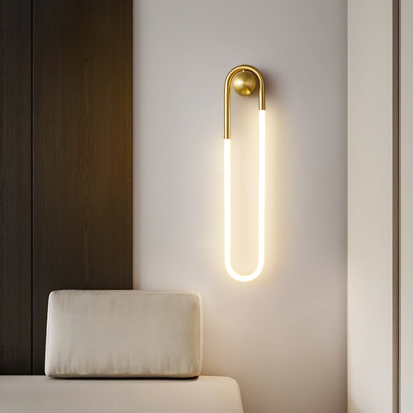 Rudi Loop Wall Lamp - Minimalist Hand-Bent Brass LED Sconce | Geometric Fluid Art Light