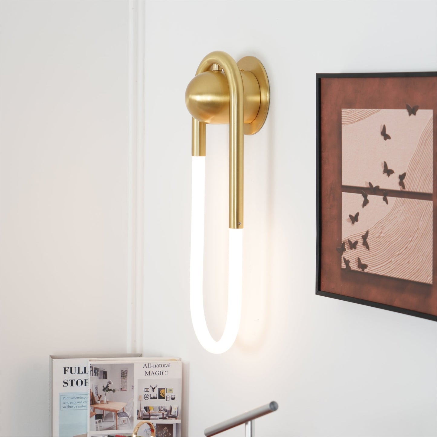 Rudi Loop Wall Lamp - Minimalist Hand-Bent Brass LED Sconce | Geometric Fluid Art Light