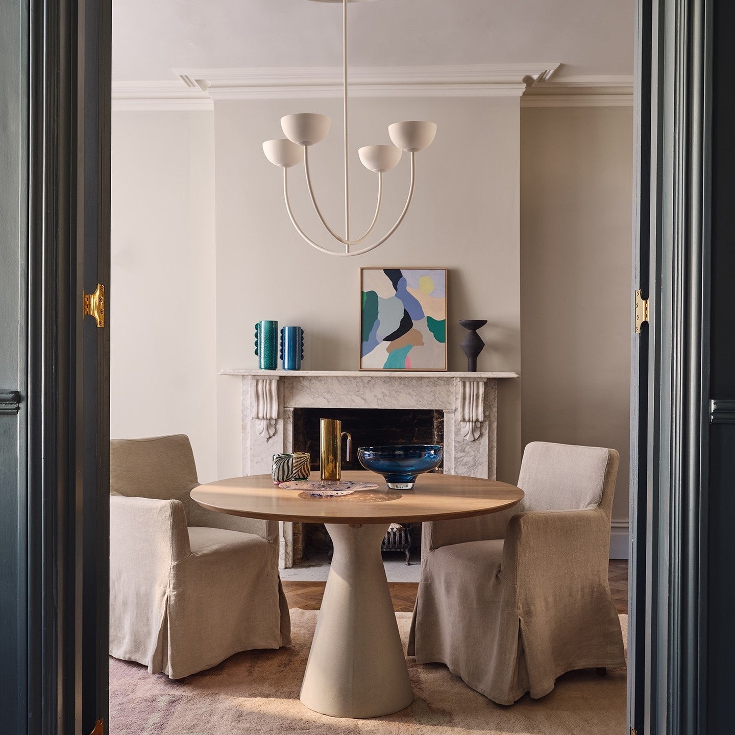 Ruzo Chandelier - Minimalist 4-Light Porcelain & Brass Pendant | Monochrome Designer Chandelier