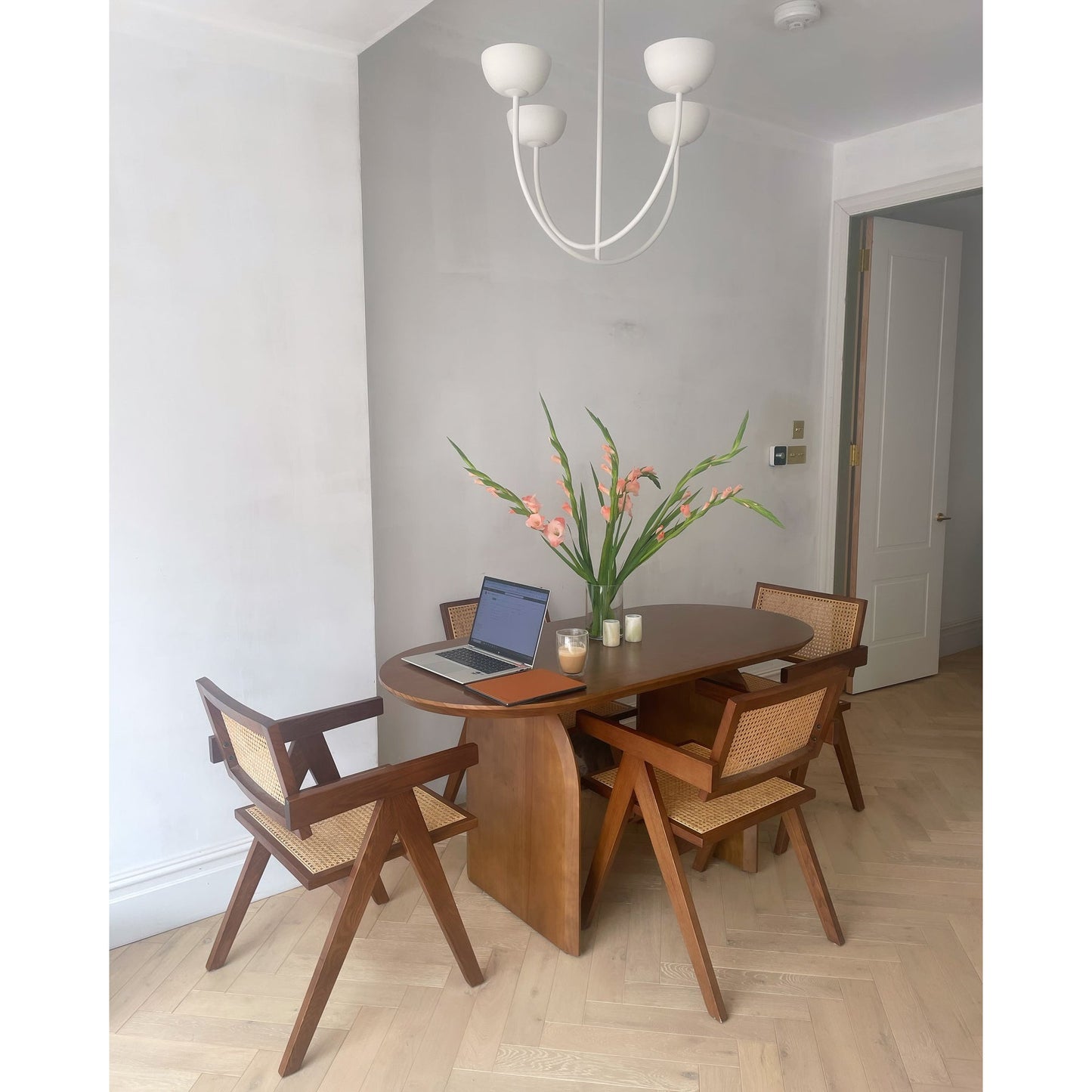 Ruzo Chandelier - Minimalist 4-Light Porcelain & Brass Pendant | Monochrome Designer Chandelier