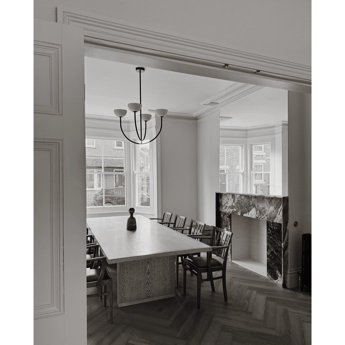 Ruzo Chandelier - Minimalist 4-Light Porcelain & Brass Pendant | Monochrome Designer Chandelier