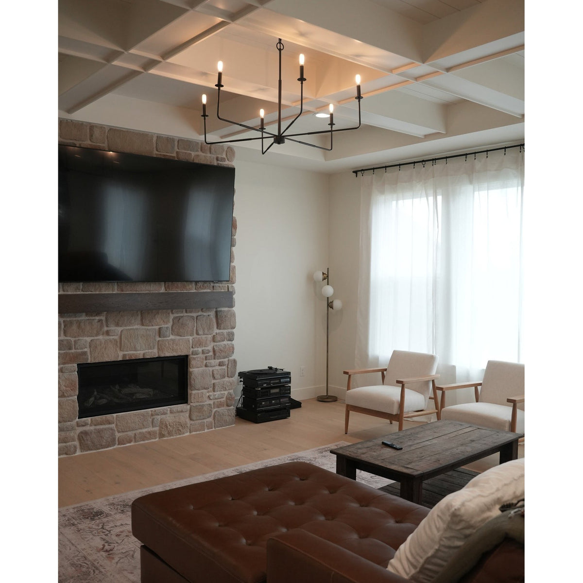 Alvaro Chandelier – Expansive Warm Brass & Multi-Head Rustic Modern Chandelier