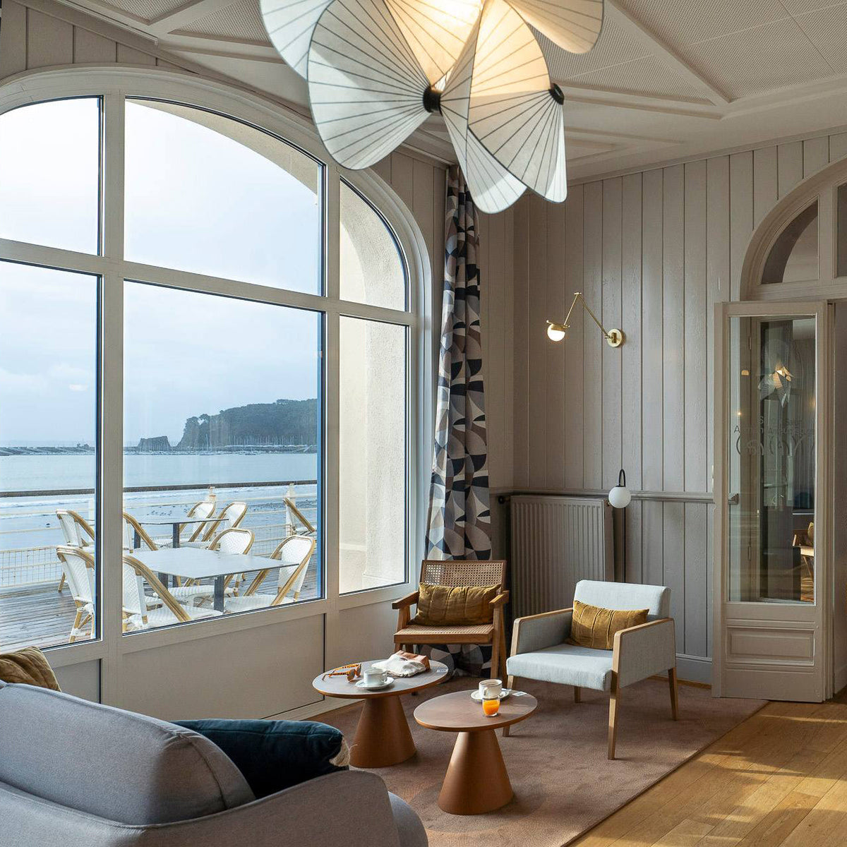 Serpentine Pendant Light - Twisted Fabric & Dark Line Pendant | Modern Origami Suspension Lamp