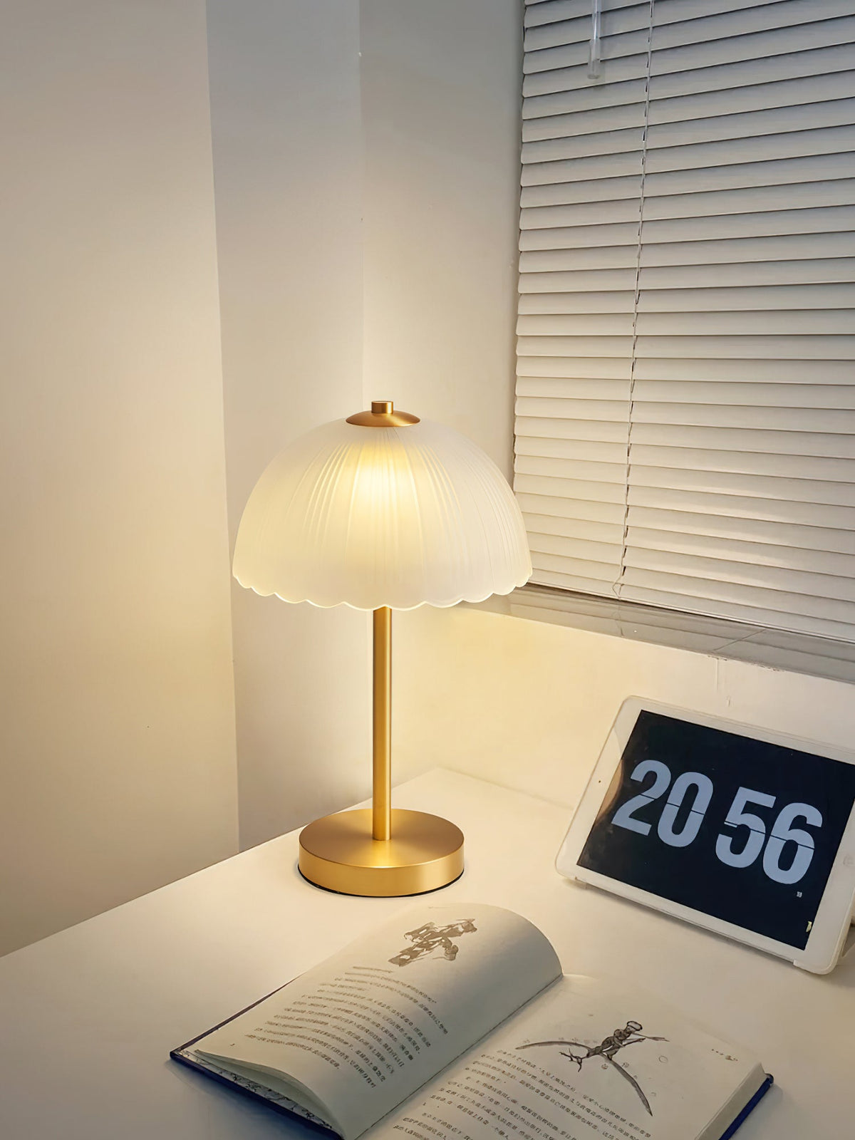Small Umbrella Table Lamp - Matte Grooved Glass & Brass Lamp | Modern Nordic Table Light