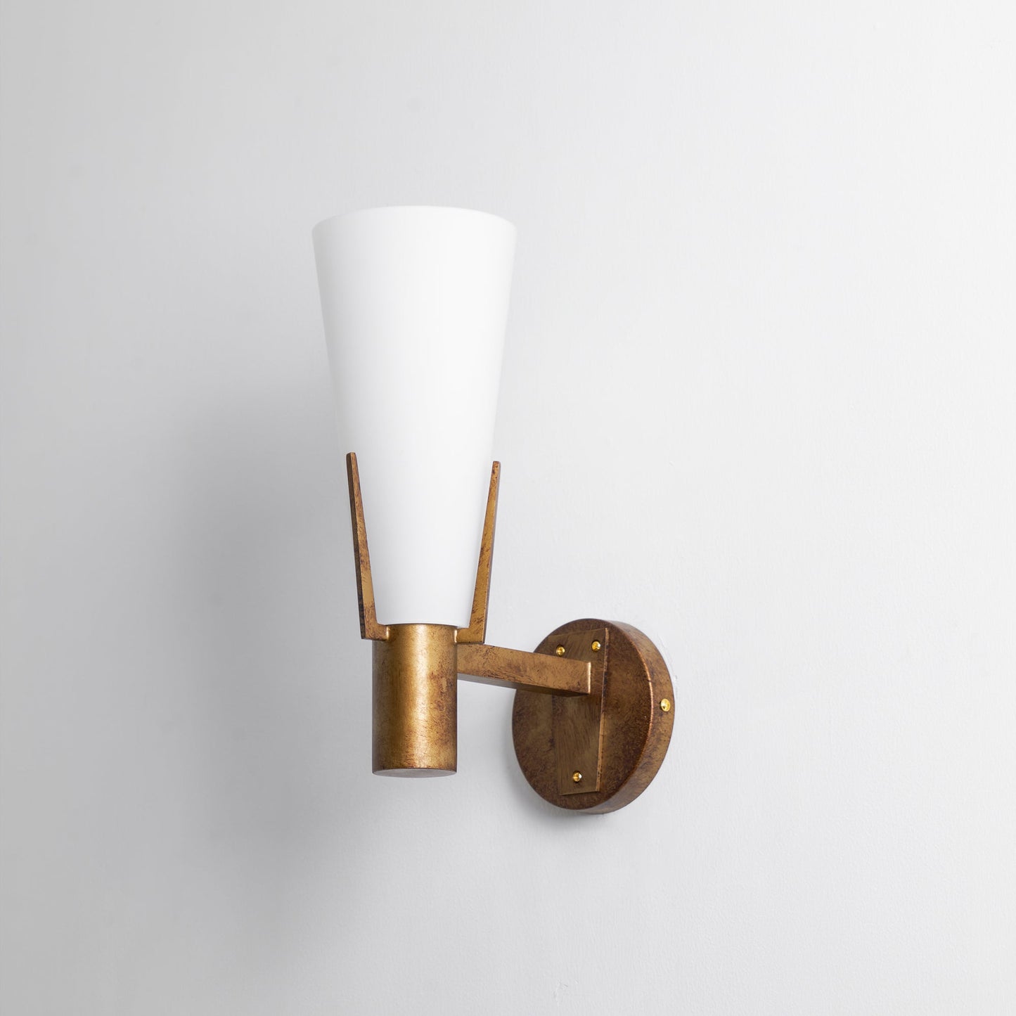 Stilnovo Wall Lamp - Antique Brass Trident Sconce | Opaque Glass Globe Wall Light