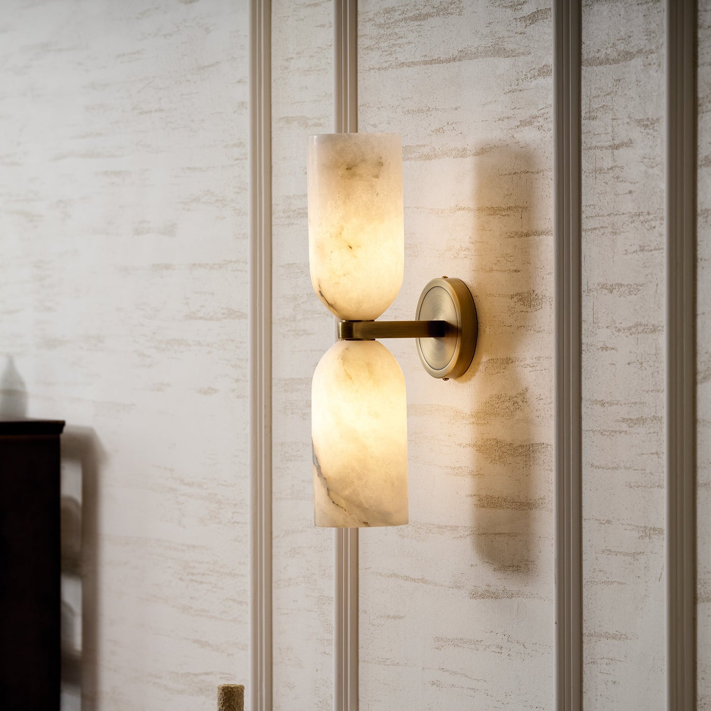 Tandem Alabaster Wall Lamp - Brass & Natural Alabaster Sconce | Modern Vertical Stone Wall Light