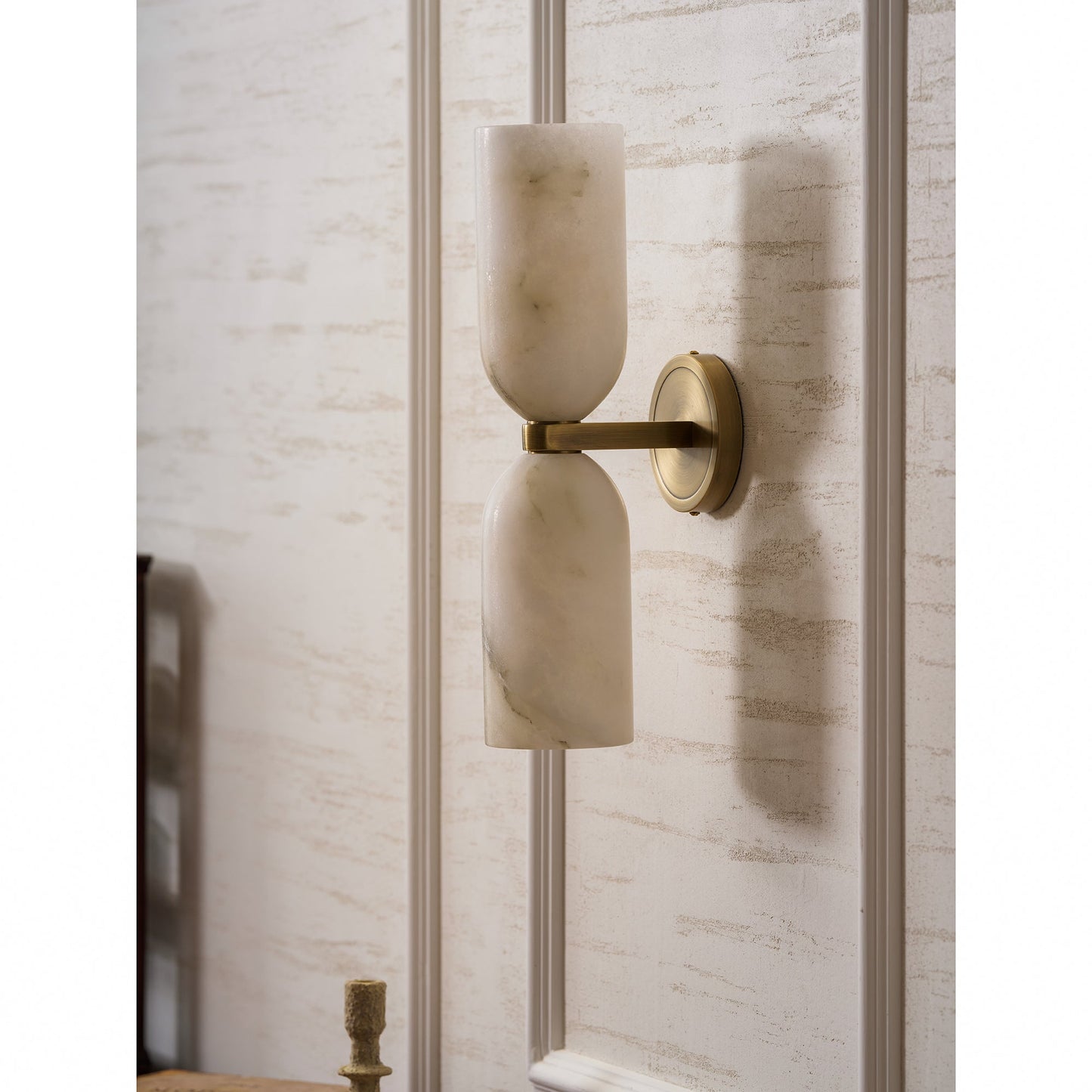 Tandem Alabaster Wall Lamp - Brass & Natural Alabaster Sconce | Modern Vertical Stone Wall Light