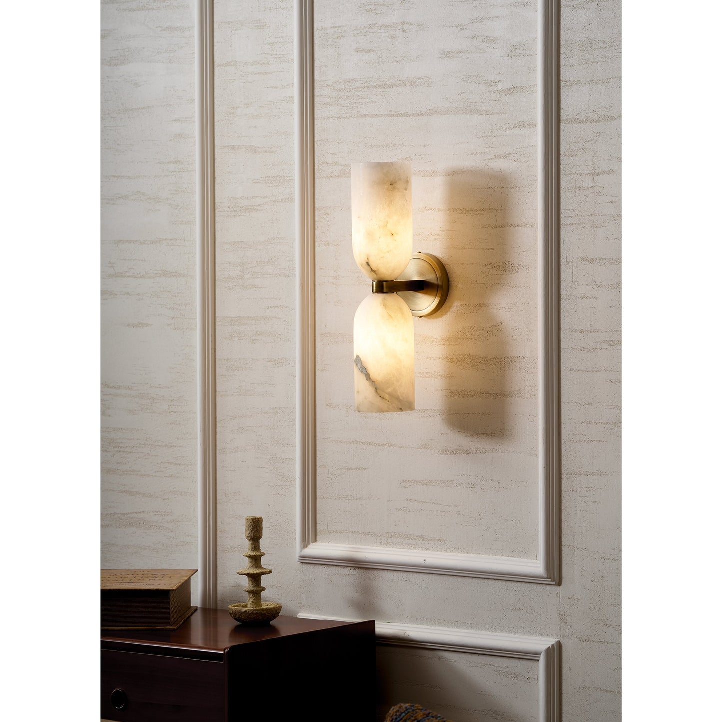 Tandem Alabaster Wall Lamp - Brass & Natural Alabaster Sconce | Modern Vertical Stone Wall Light