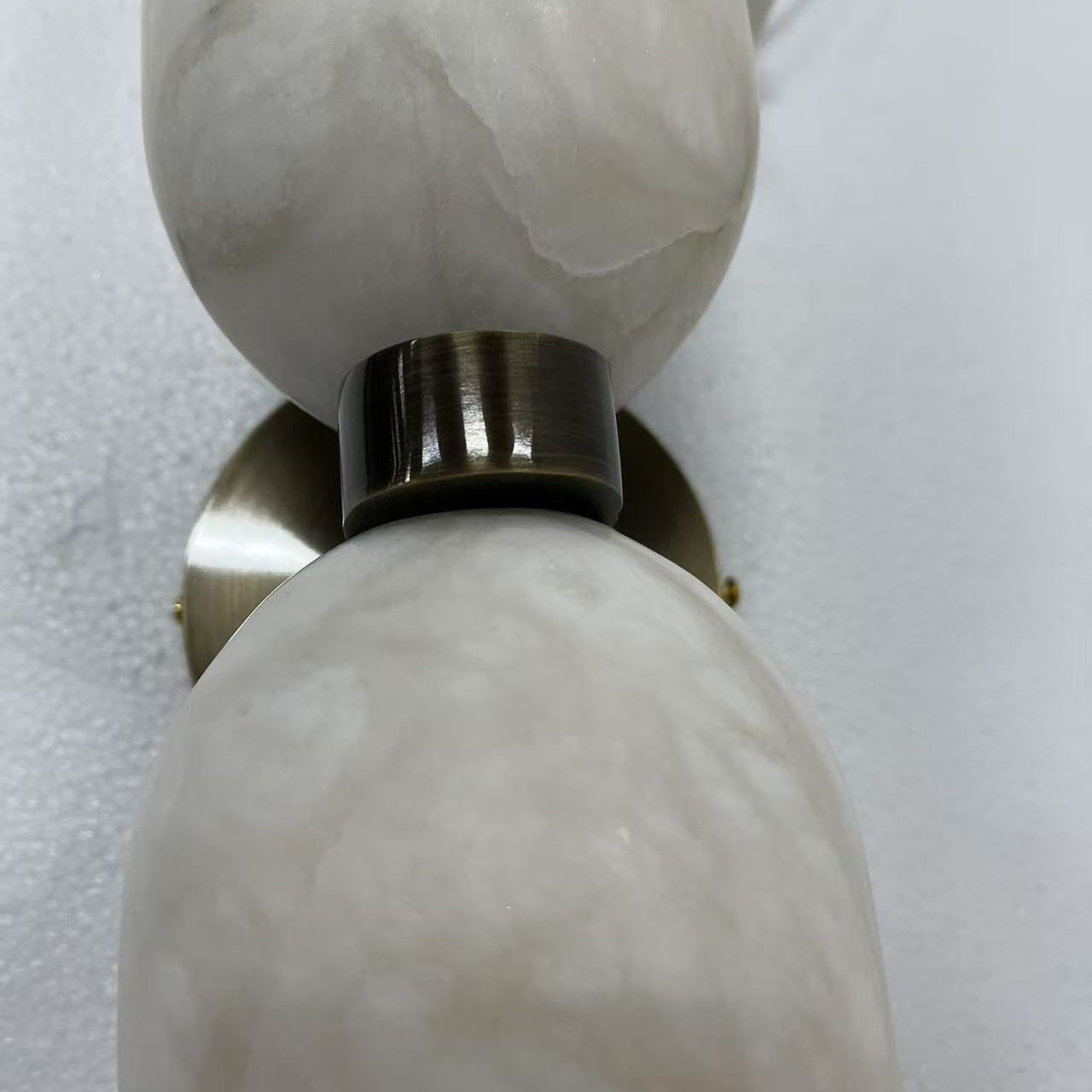 Tandem Alabaster Wall Lamp - Brass & Natural Alabaster Sconce | Modern Vertical Stone Wall Light
