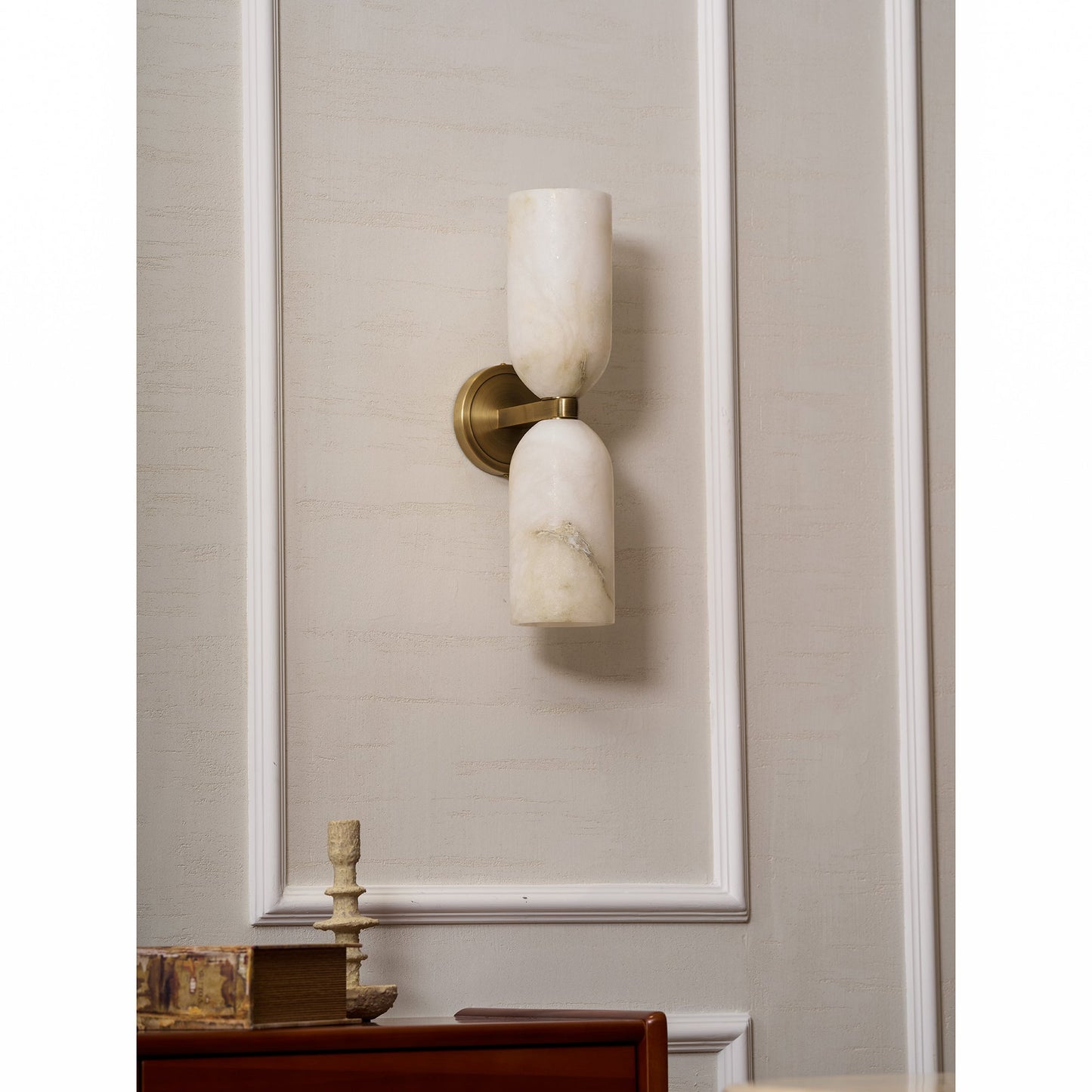 Tandem Alabaster Wall Lamp - Brass & Natural Alabaster Sconce | Modern Vertical Stone Wall Light