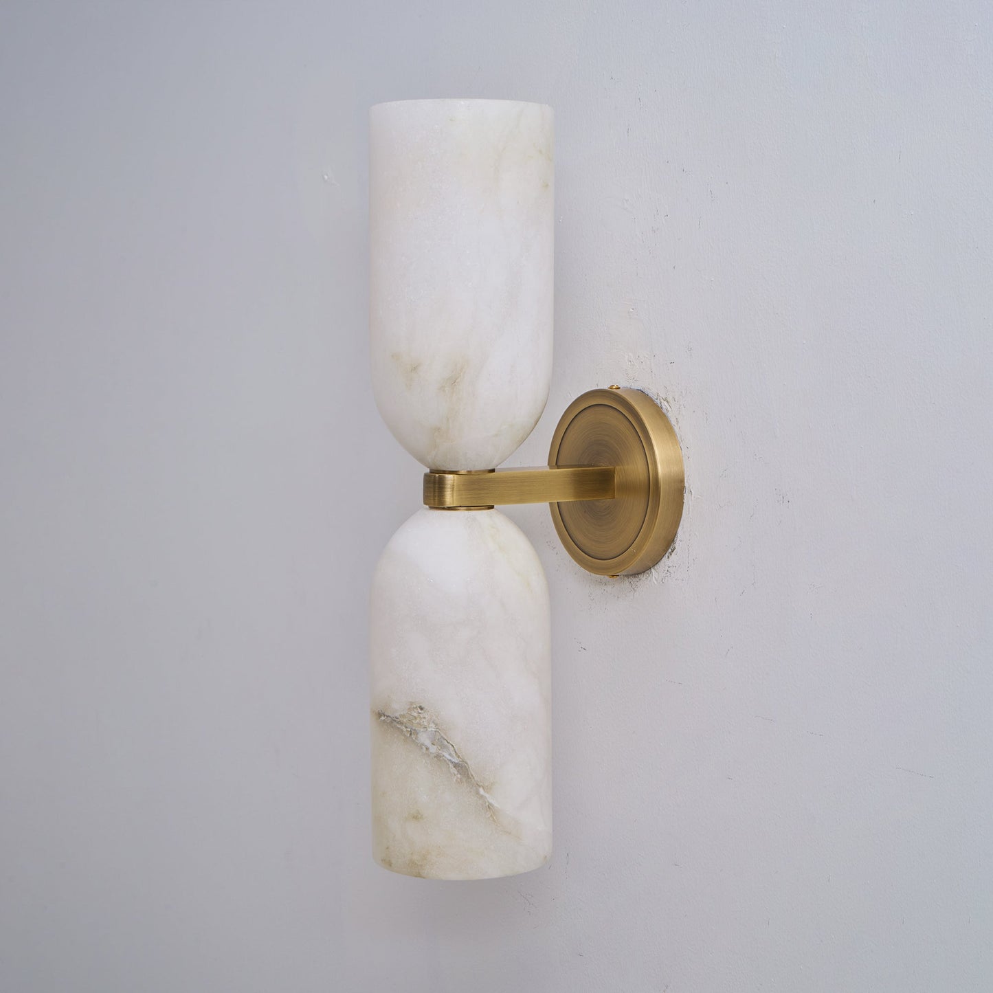 Tandem Alabaster Wall Lamp - Brass & Natural Alabaster Sconce | Modern Vertical Stone Wall Light