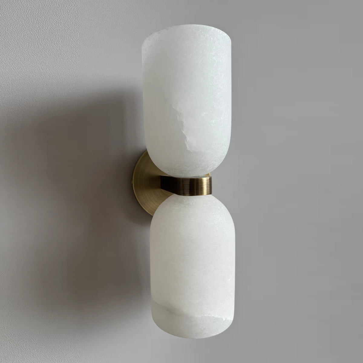Tandem Alabaster Wall Lamp - Brass & Natural Alabaster Sconce | Modern Vertical Stone Wall Light