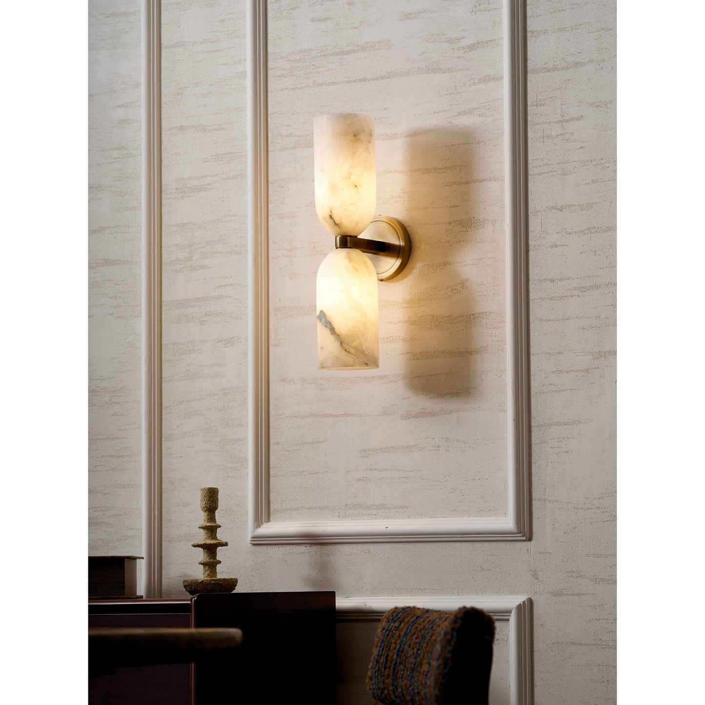 Tandem Alabaster Wall Lamp - Brass & Natural Alabaster Sconce | Modern Vertical Stone Wall Light