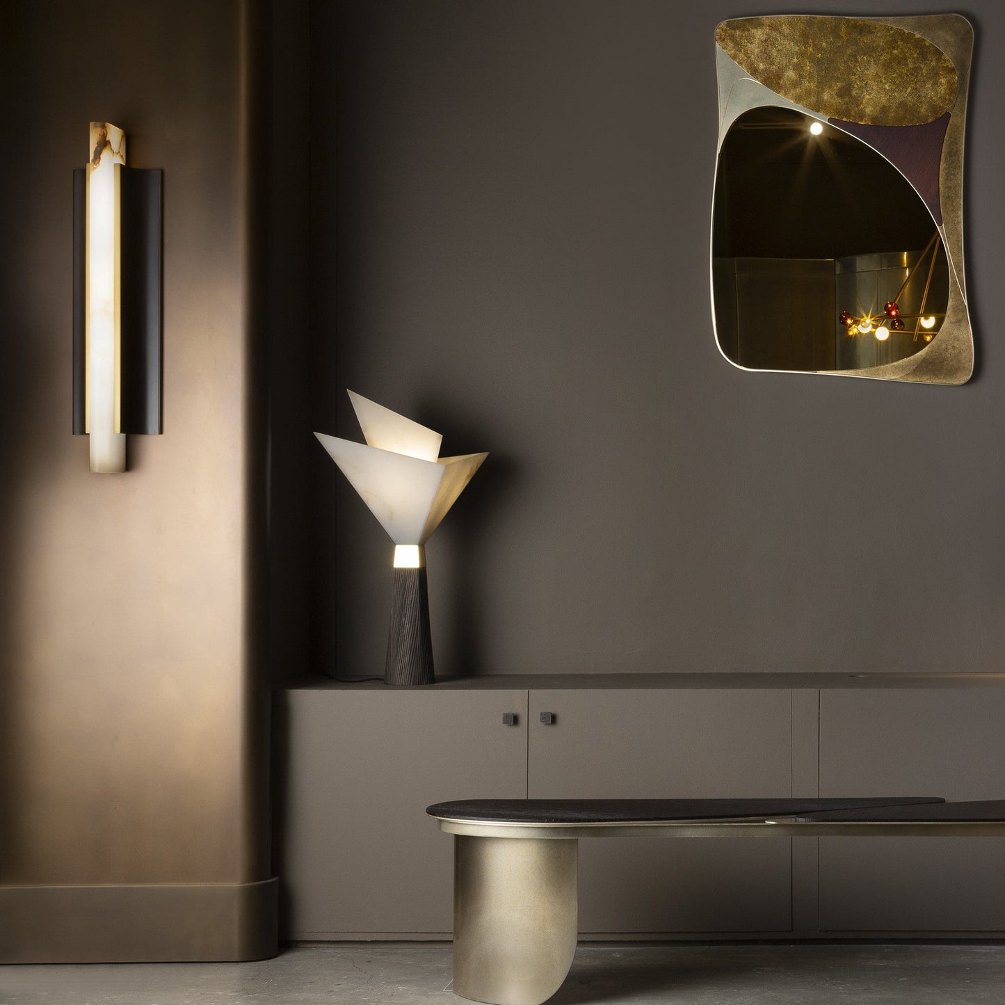 Timide Alabaster Wall Lamp - Integrated LED Brass & Natural Stone Sconce | Modern Minimalist Wall Light
