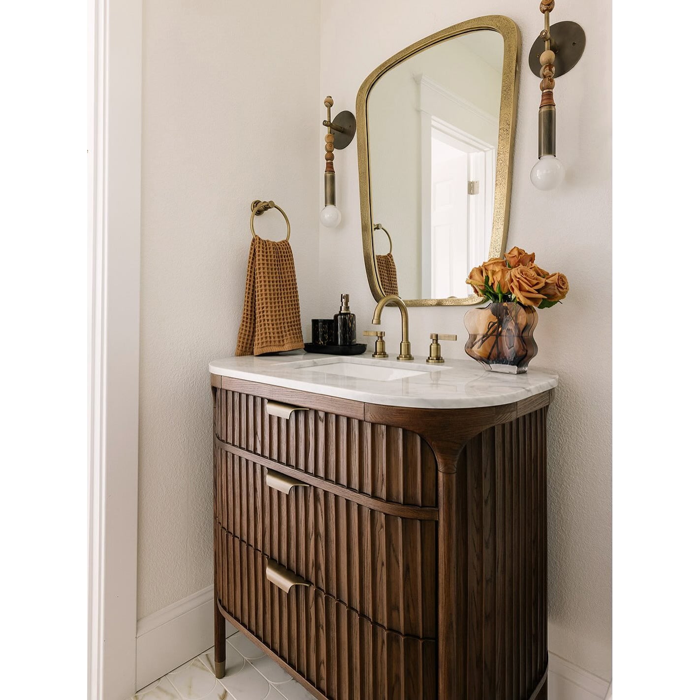 Toam Wall Lamp - Solid Brass & Natural Marble Wall Sconce | One-of-a-Kind Hardwired E26/E27 Light