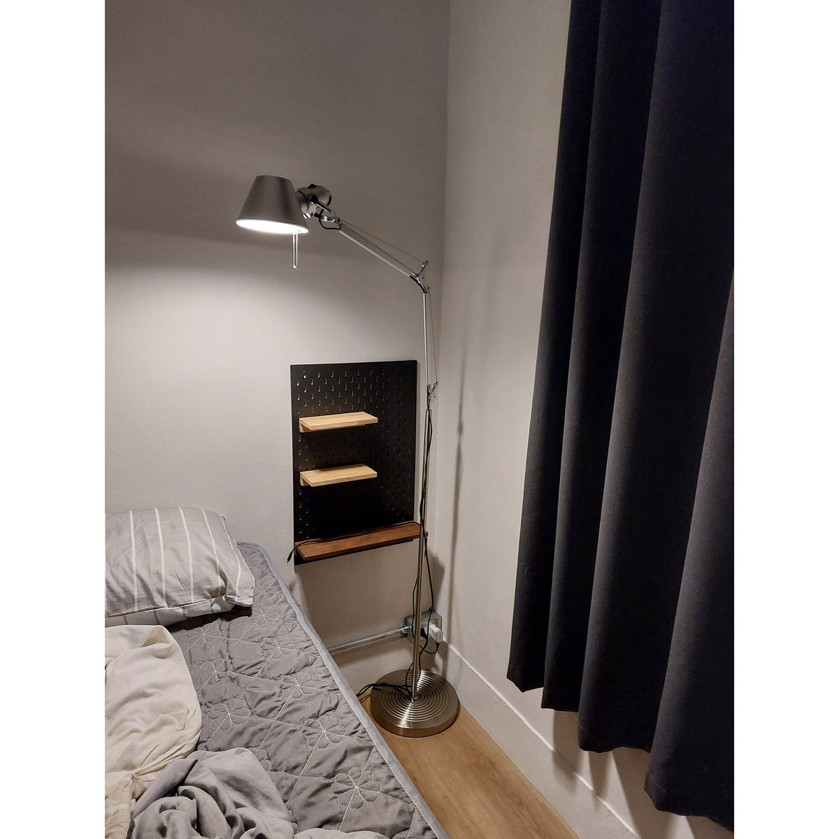 Brady Rocker Arm Floor Lamp – Adjustable Aluminum Articulating Reading Floor Light