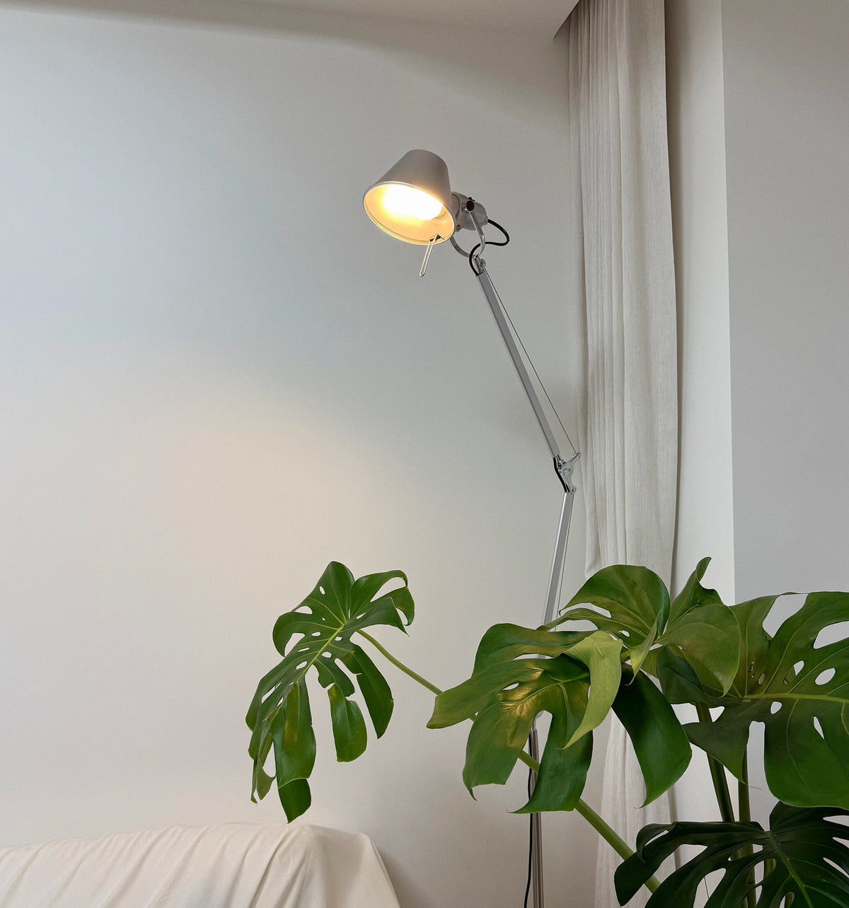 Brady Rocker Arm Floor Lamp – Adjustable Aluminum Articulating Reading Floor Light