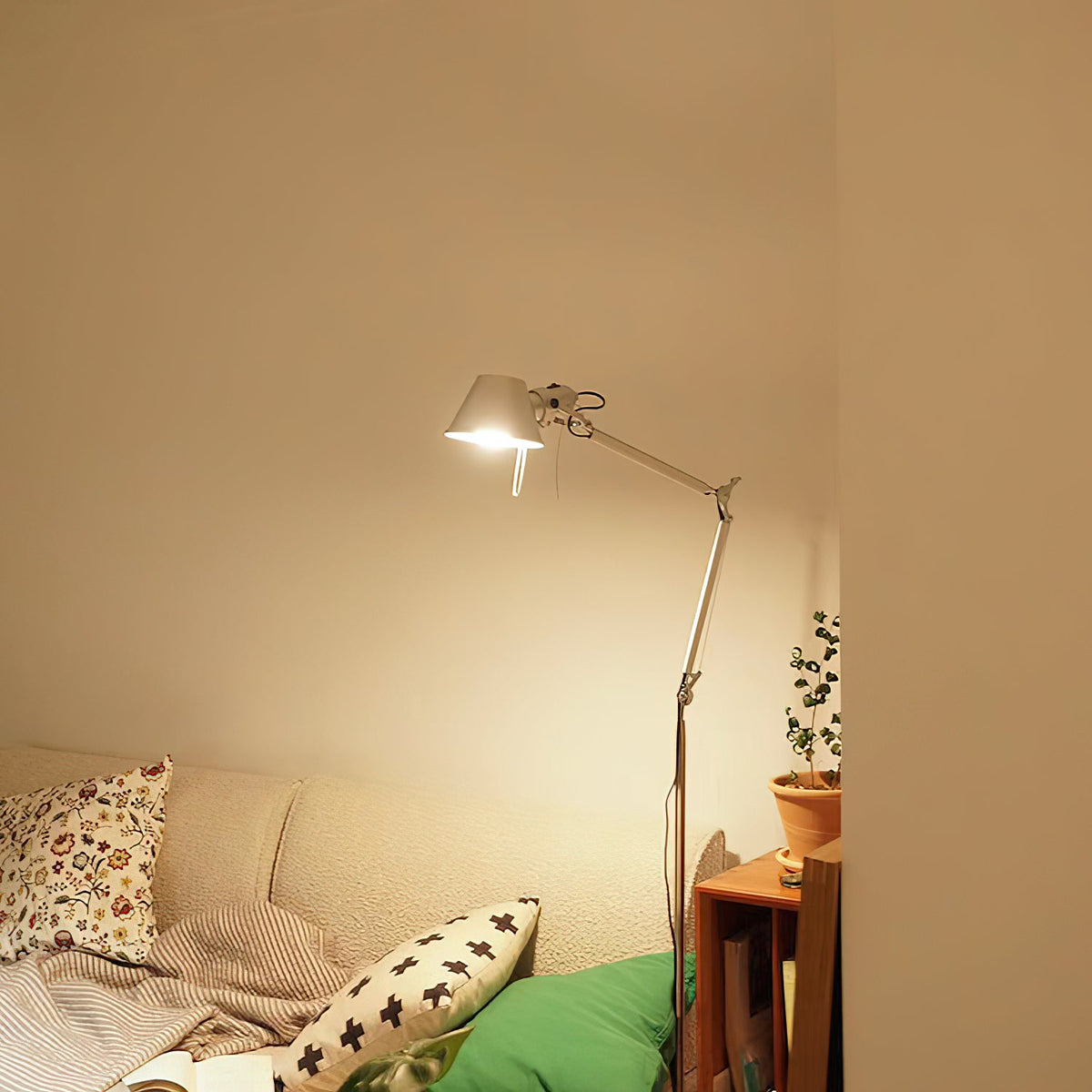 Brady Rocker Arm Floor Lamp – Adjustable Aluminum Articulating Reading Floor Light