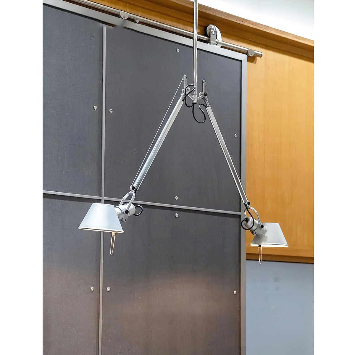 Brady Rocker Arm Pendant Lamp – Adjustable Aluminum Swing-Arm Suspension Light