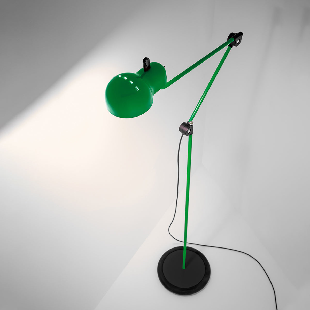 Topo Floor Lamp - Articulated Automotive Metal Standing Lamp | 1960s Vintage Industrial Reading Light
