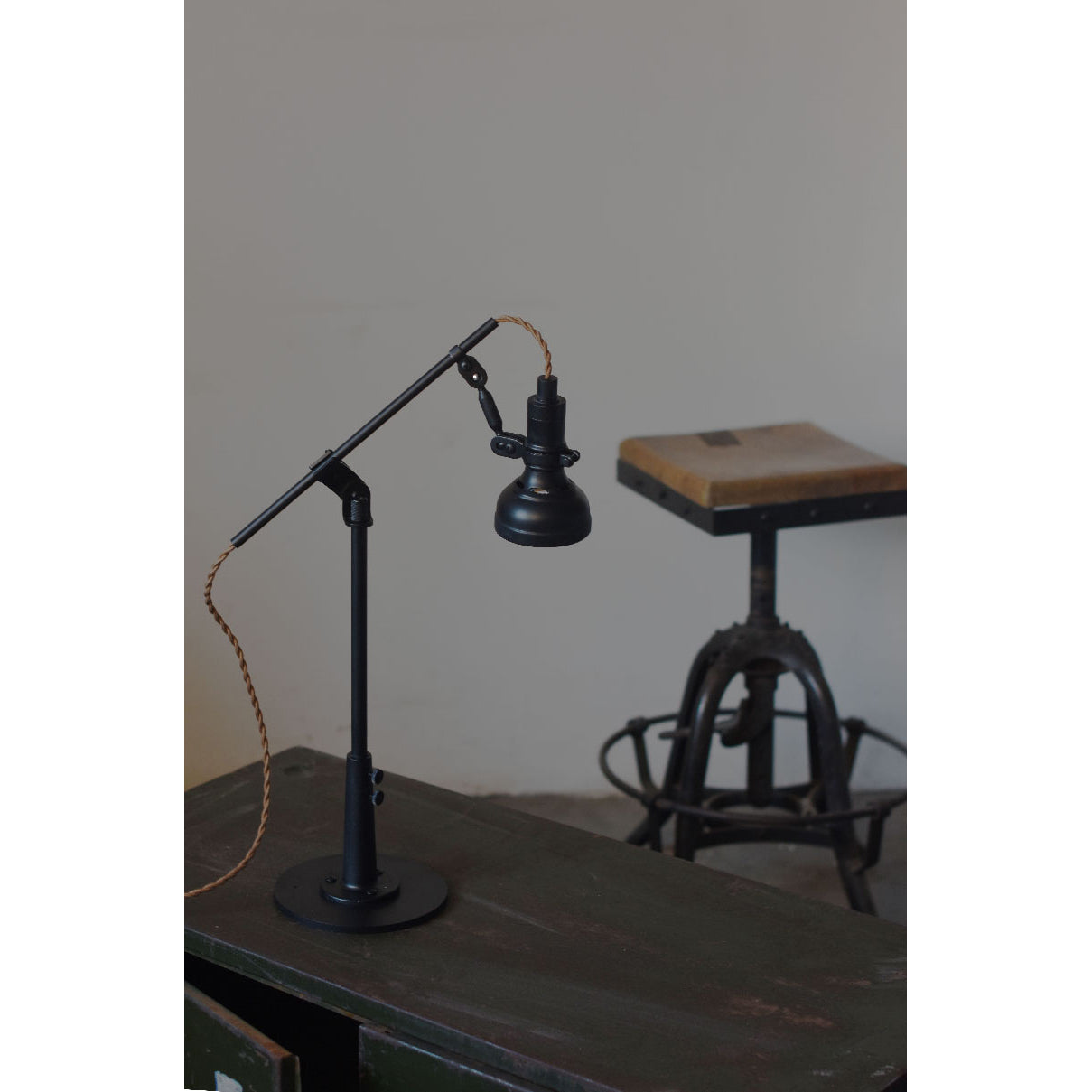 Totham Table Lamp - Vintage Die-Cast Aluminum Desk Lamp | Retro Industrial Black Reading Light