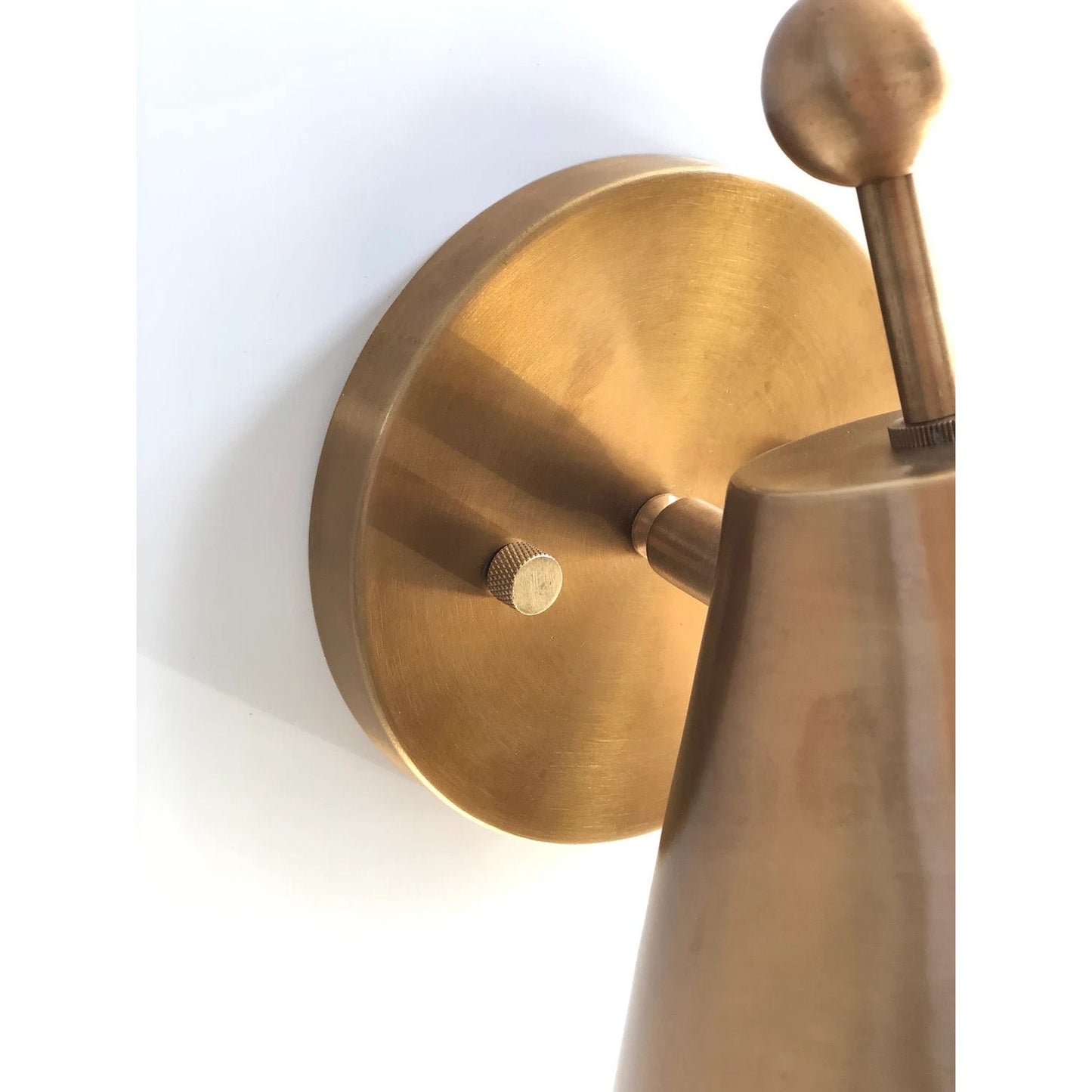 Traatten Wall Lamp - Traditional Solid Brass Wall Sconce | Vintage Finial Accent Light
