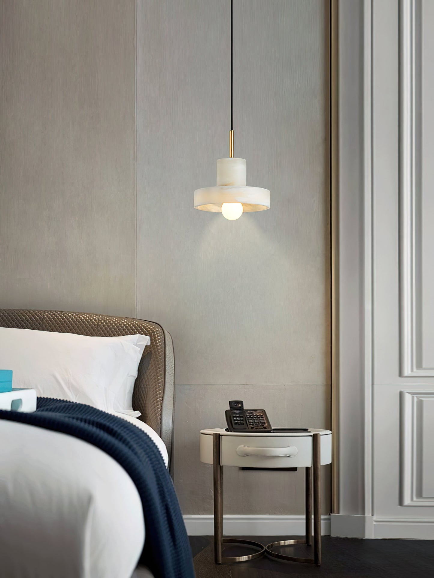 Universo ST Alabaster Pendant Lamp - Natural Spanish Stone & Brass Pendant | Cozy Mineral Ambient Lighting