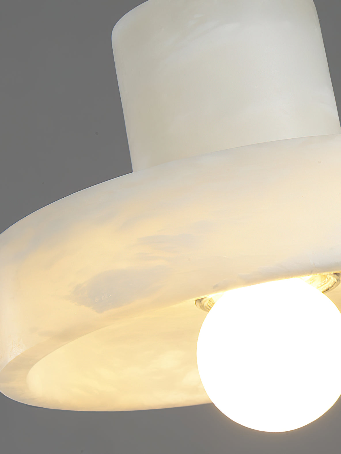 Universo ST Alabaster Pendant Lamp - Natural Spanish Stone & Brass Pendant | Cozy Mineral Ambient Lighting