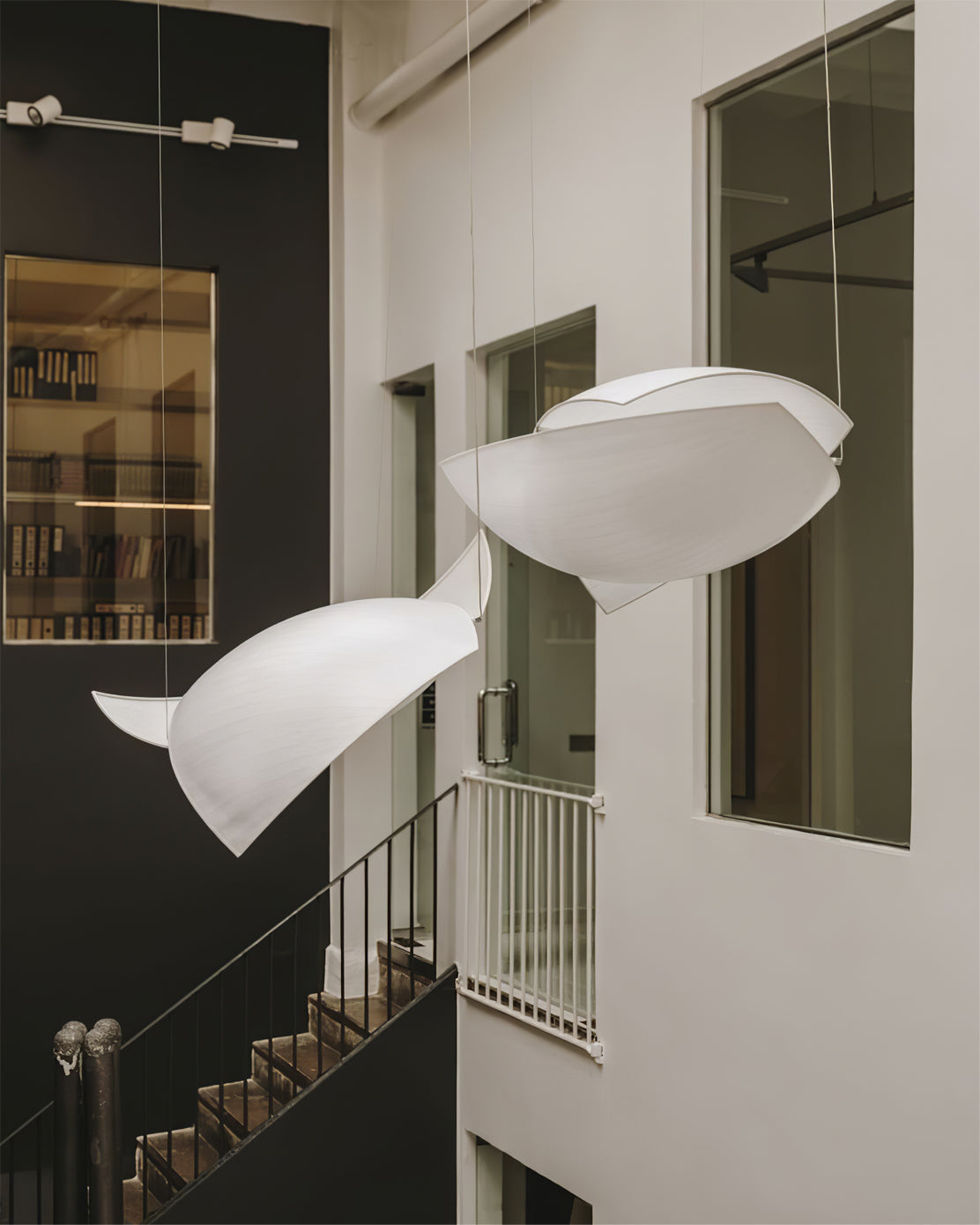Voiles Pendant Lamp - Sculptural Asymmetric Sail Hanging Light | Japandi PE Fabric Chandelier