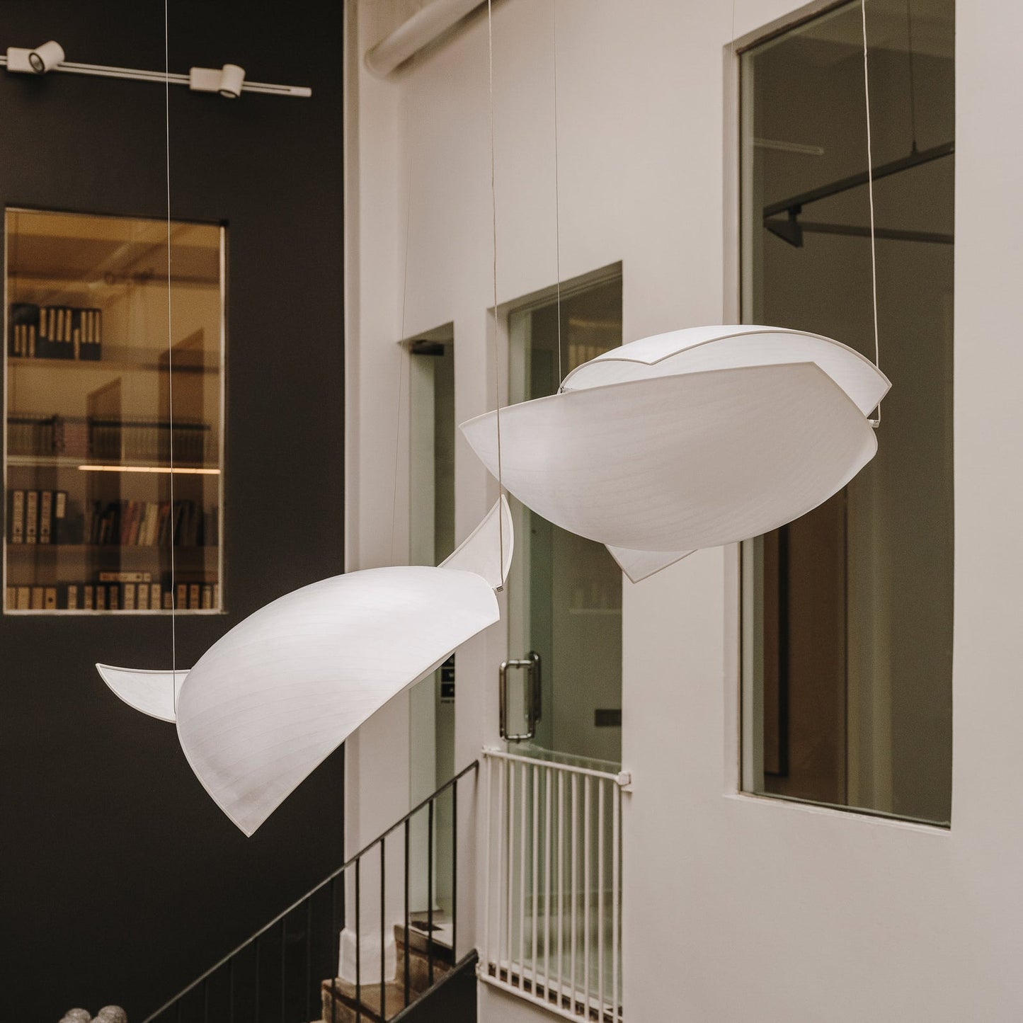 Voiles Pendant Lamp - Sculptural Asymmetric Sail Hanging Light | Japandi PE Fabric Chandelier