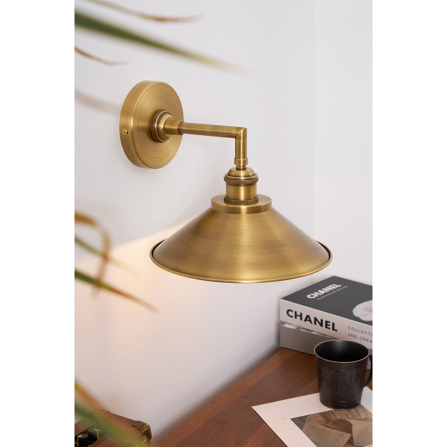 Whizzer Solid Brass Wall Sconce - Luxury Circular Backplate Lamp | Intricate Detailed Detail Bedside Light | E12 Base
