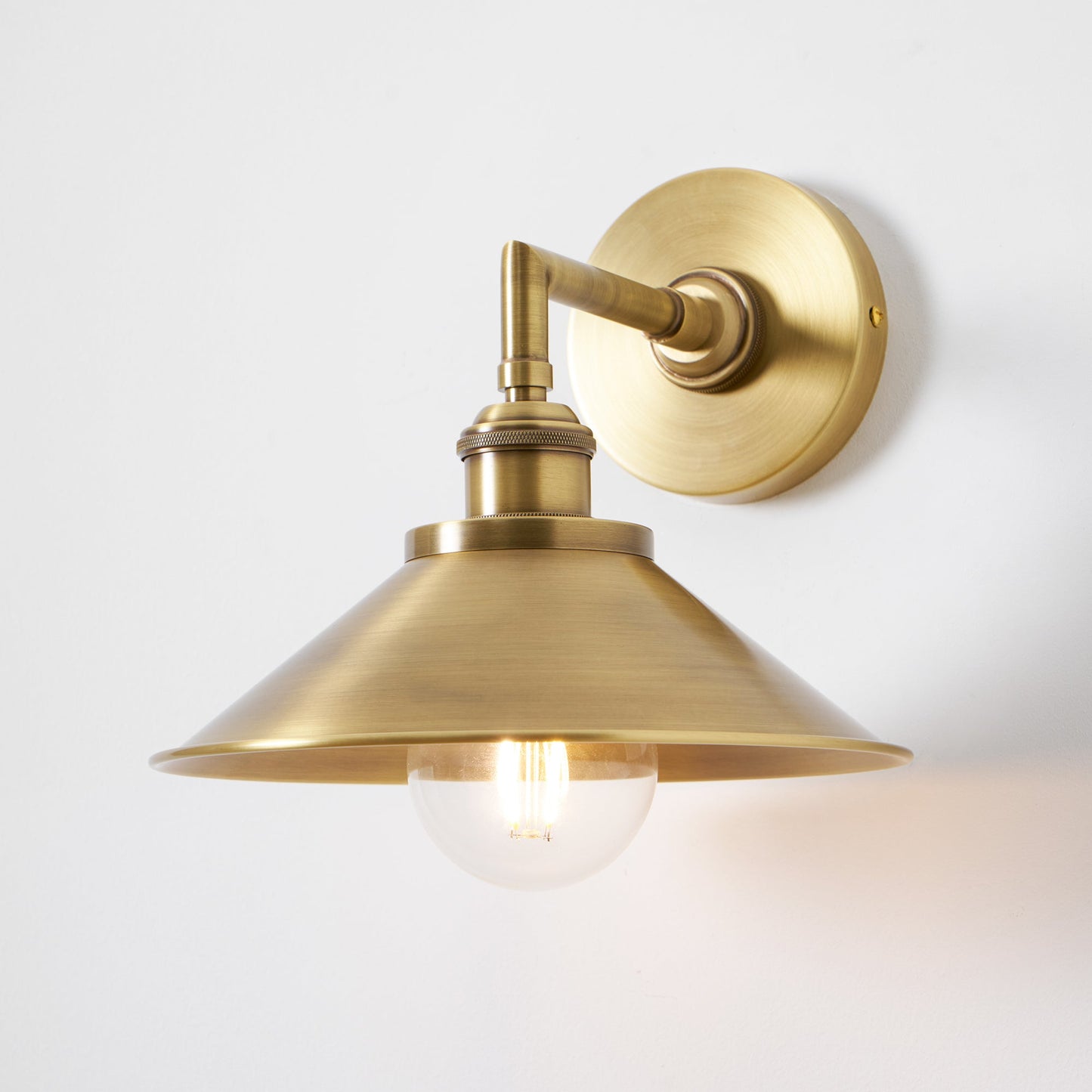 Whizzer Solid Brass Wall Sconce - Luxury Circular Backplate Lamp | Intricate Detailed Detail Bedside Light | E12 Base