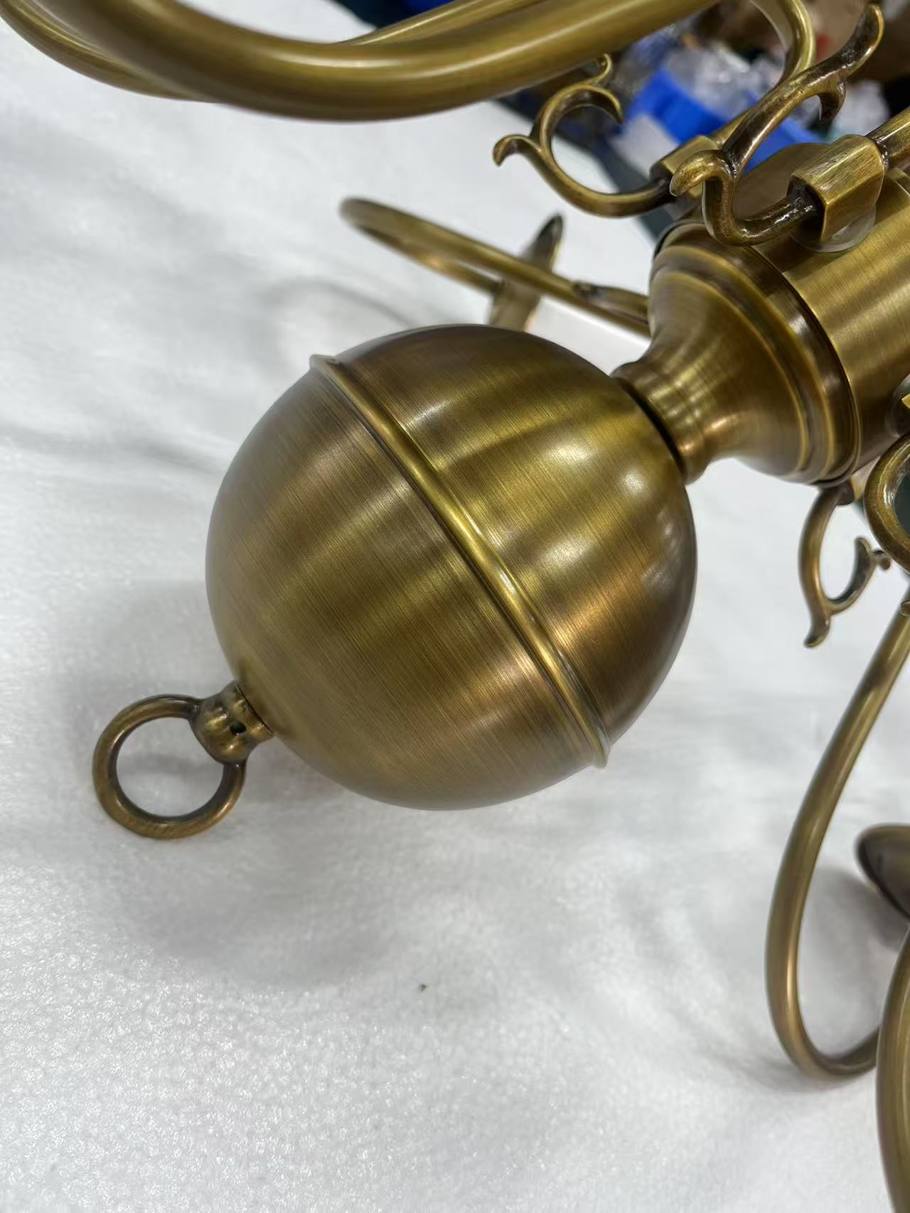 Williamsburg Luxury Brass Chandelier - Classic 5-Light Colonial Hanging Pendant | Traditional Multi-Arm Island Lamp | E14 Base