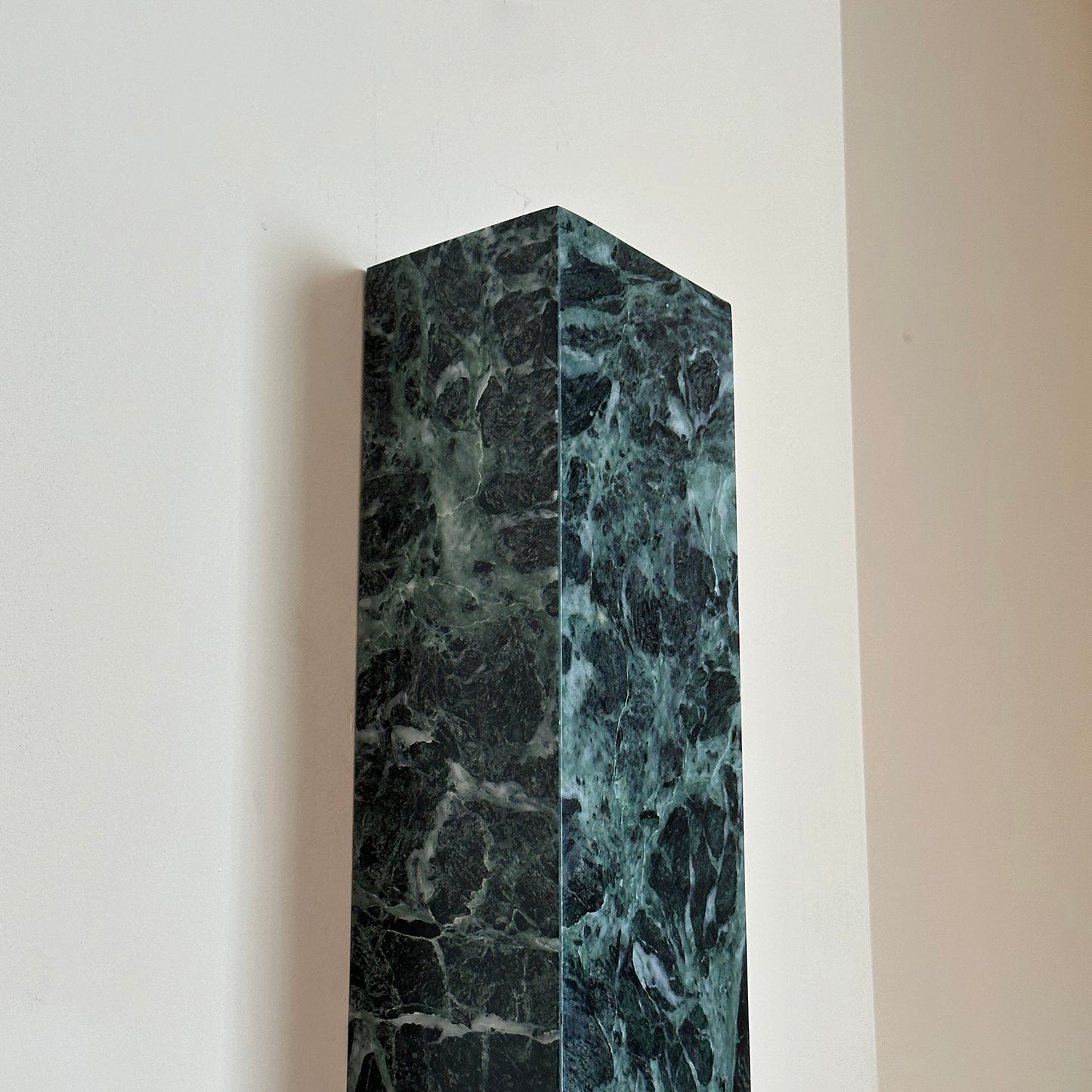 Zurich LED Wall Lamp - Exquisite Green Marble Sconce | Minimalist Swiss-Inspired LED Wall Light