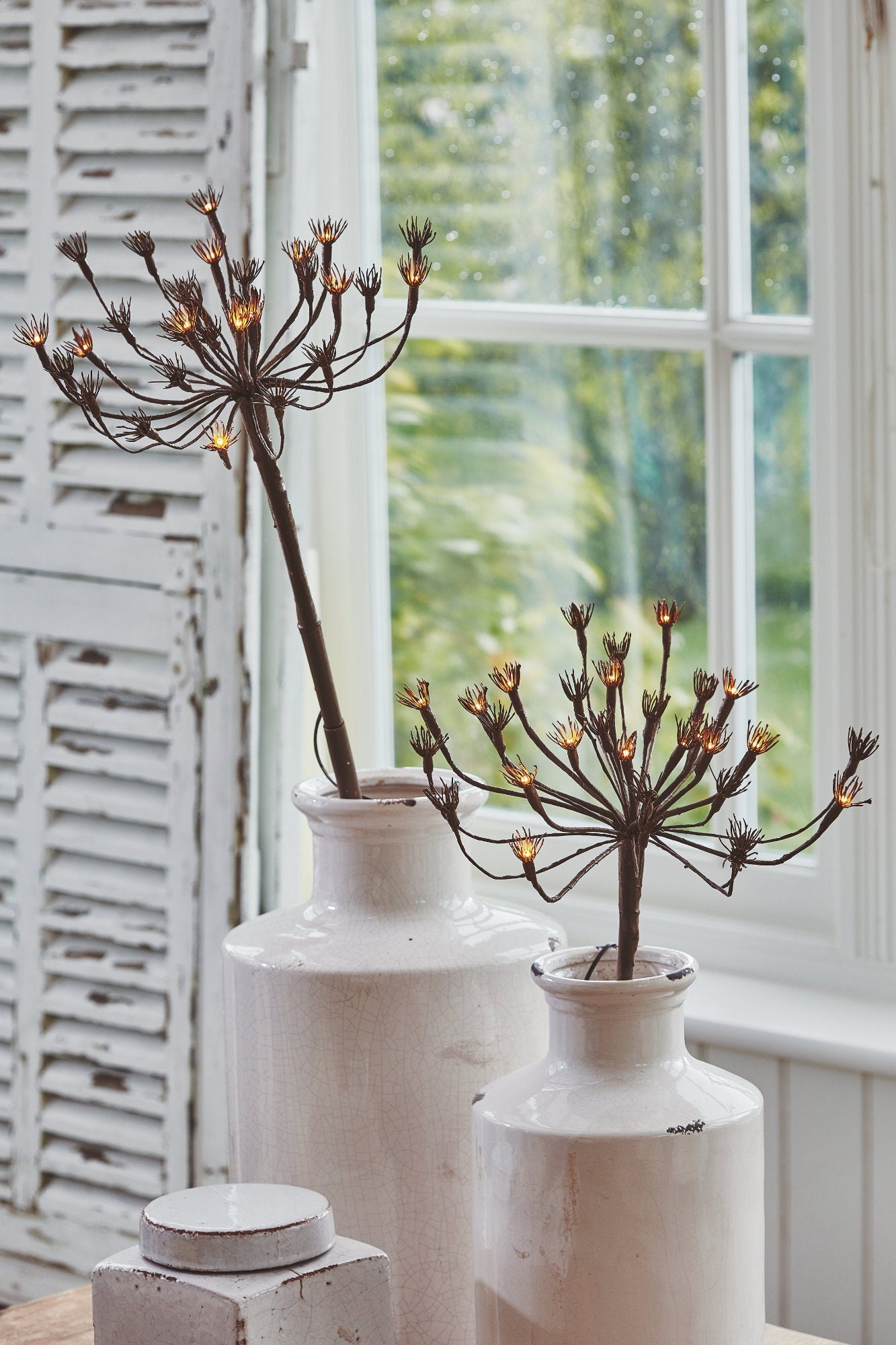Solar Wild Fennel Light - 15 LED Dual-Powered Botanical Stake Light