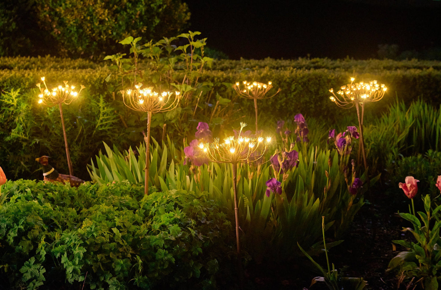 Solar Wild Fennel Light - 15 LED Dual-Powered Botanical Stake Light