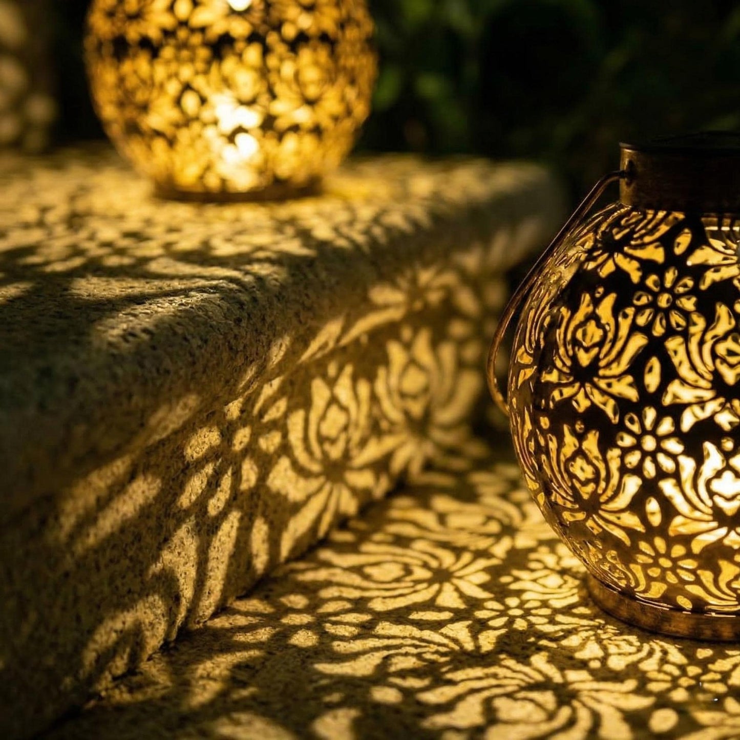 Solar Hanging Lantern - Spherical Metal Garden Light with Pattern Projection